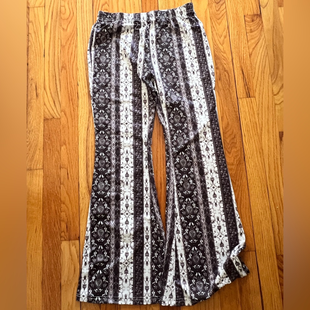 SHEIN Gray and Black Patterned Fabric